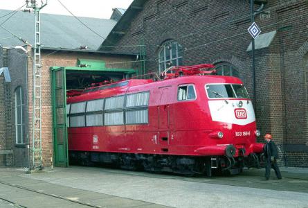 02/1989 im AW Opladen (Lokhalle) 